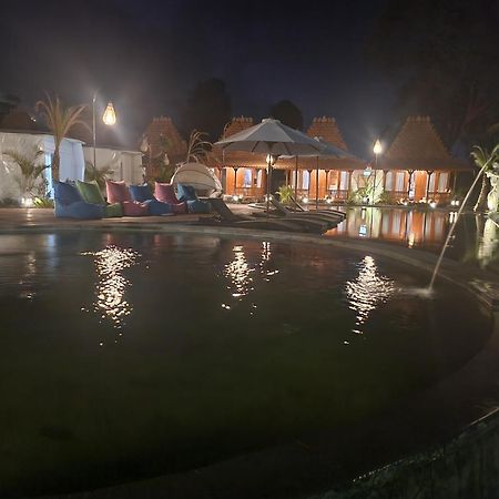 Starlake Villa & Glamping Kubupenlokan Екстериор снимка